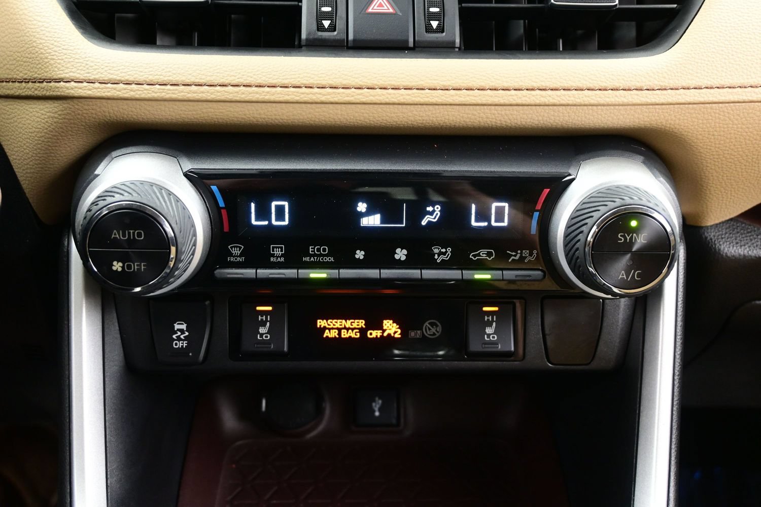 Used 2021 Toyota RAV4 Limited AWD/4WD image 21