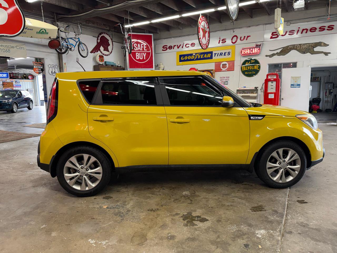 Used 2014 Kia Soul + FWD image 6