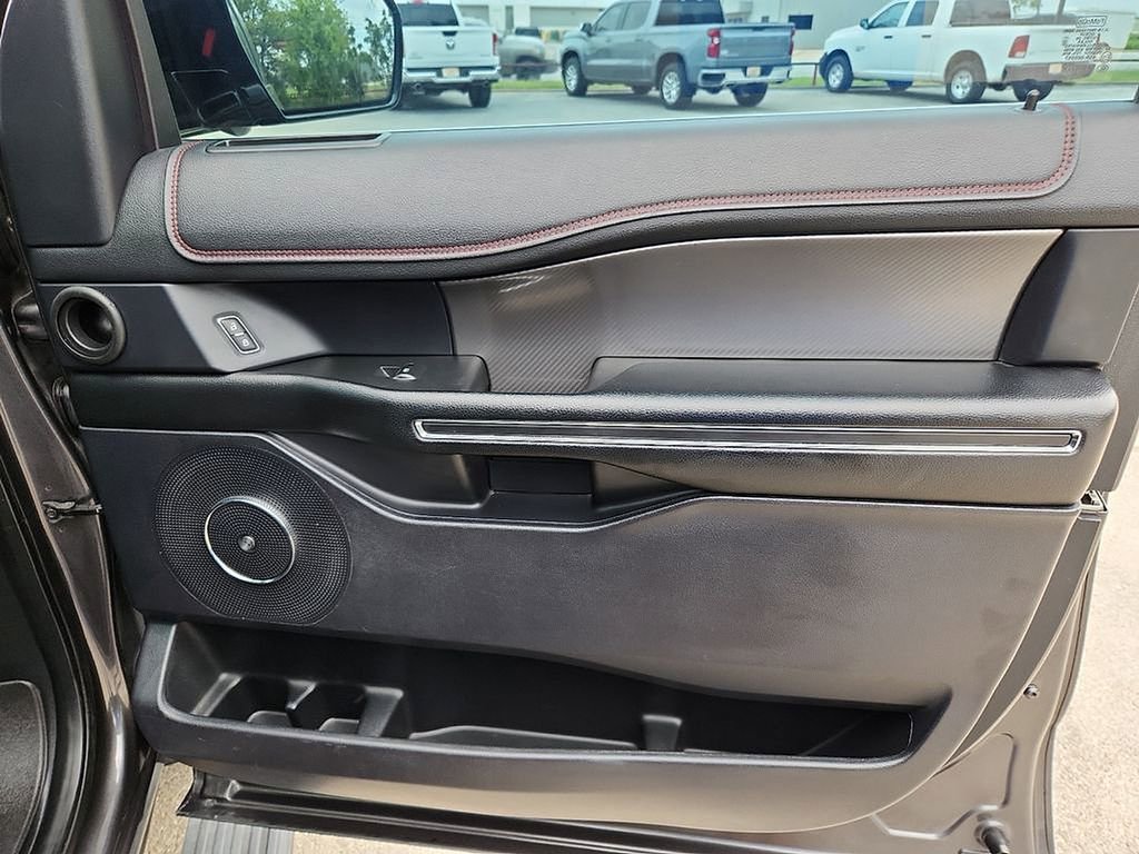 Used 2019 Ford Expedition Max Limited w/ Equipment Group 303A AWD/4WD image 11