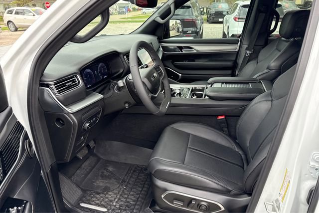Used 2024 Jeep Wagoneer Series II w/ Convenience Group I AWD/4WD image 9