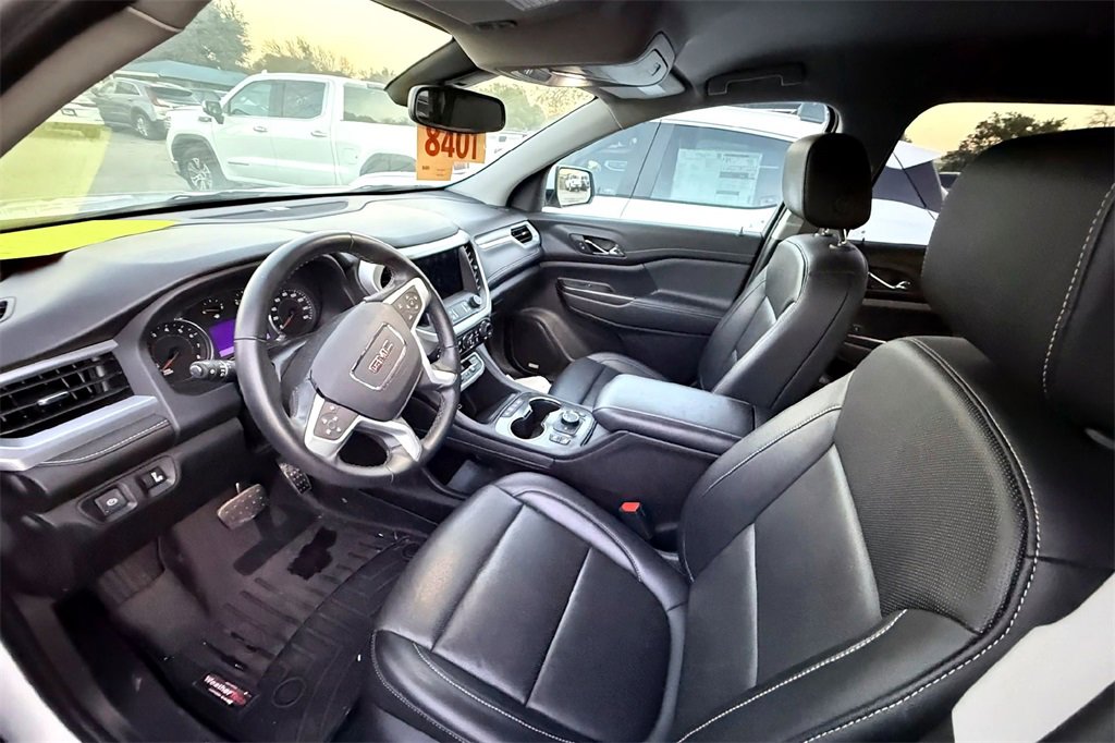 Used 2023 GMC Acadia SLT image 10