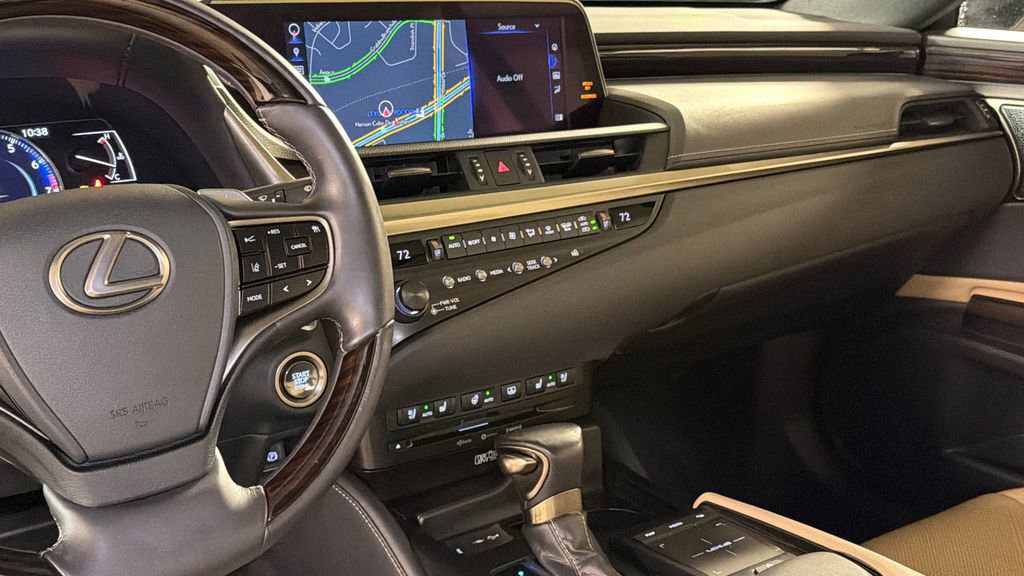 Used 2019 Lexus ES 350 Ultra Luxury w/ Accessory Package 2 image 16