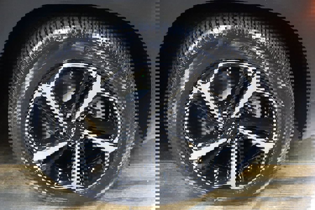 Used 2023 Chevrolet TrailBlazer RS w/ Technology Package image 25