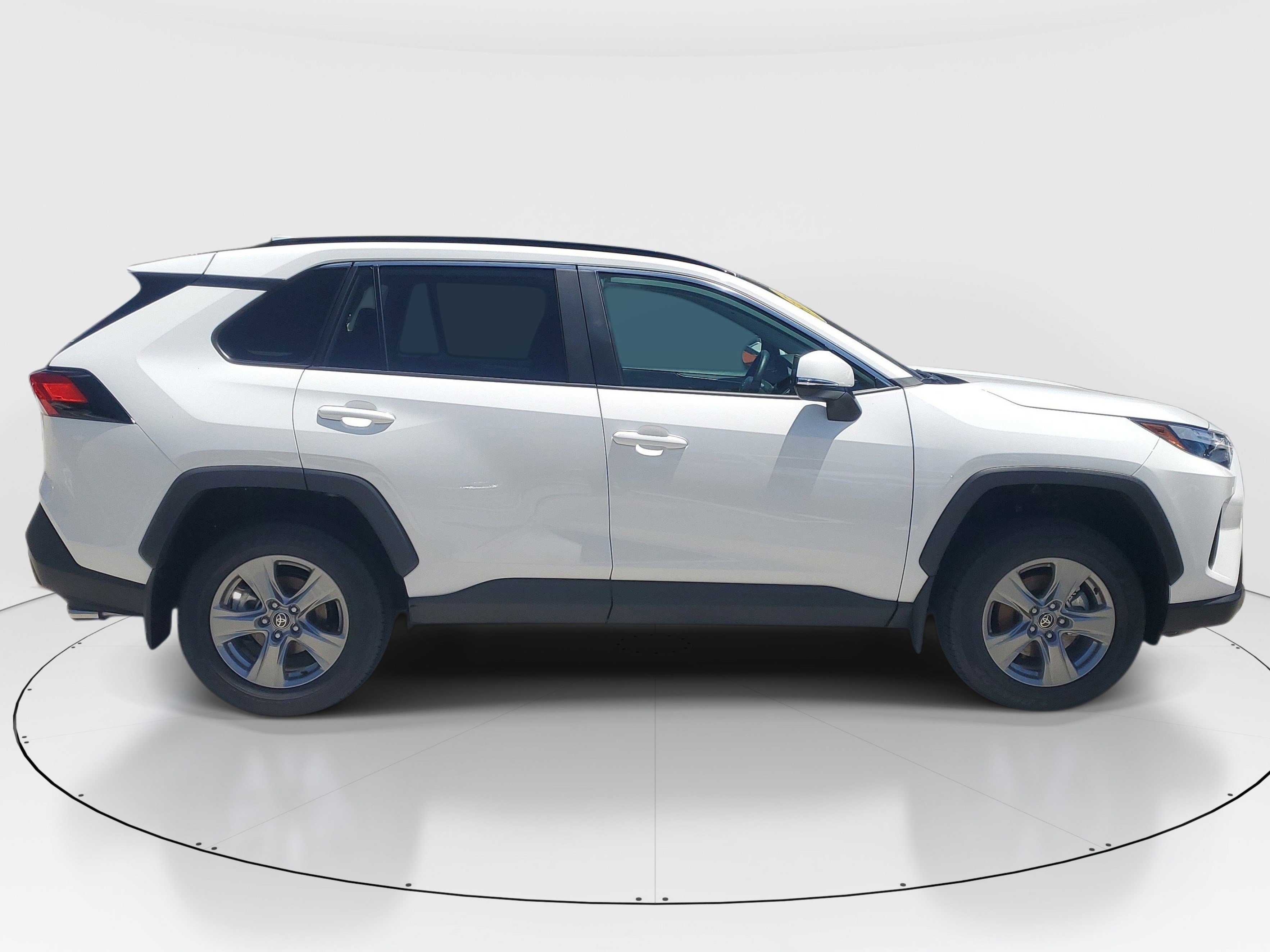 Used 2025 Toyota RAV4 XLE w/ Convenience Package image 2