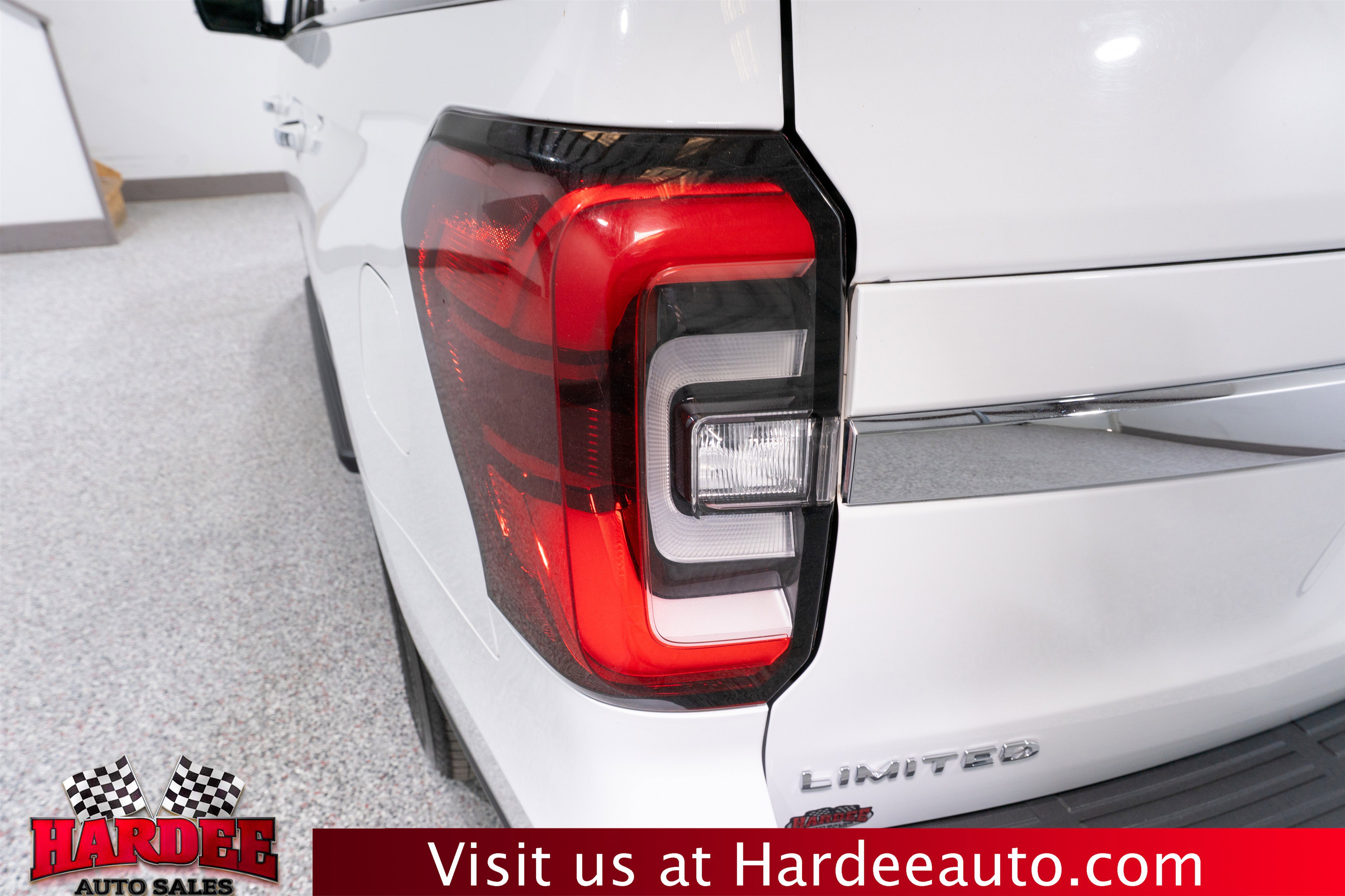 Used 2024 Ford Expedition Limited image 9