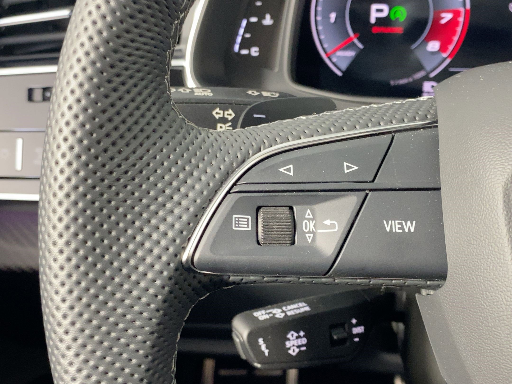 Used 2025 Audi SQ7 Premium Plus w/ Executive Package image 14