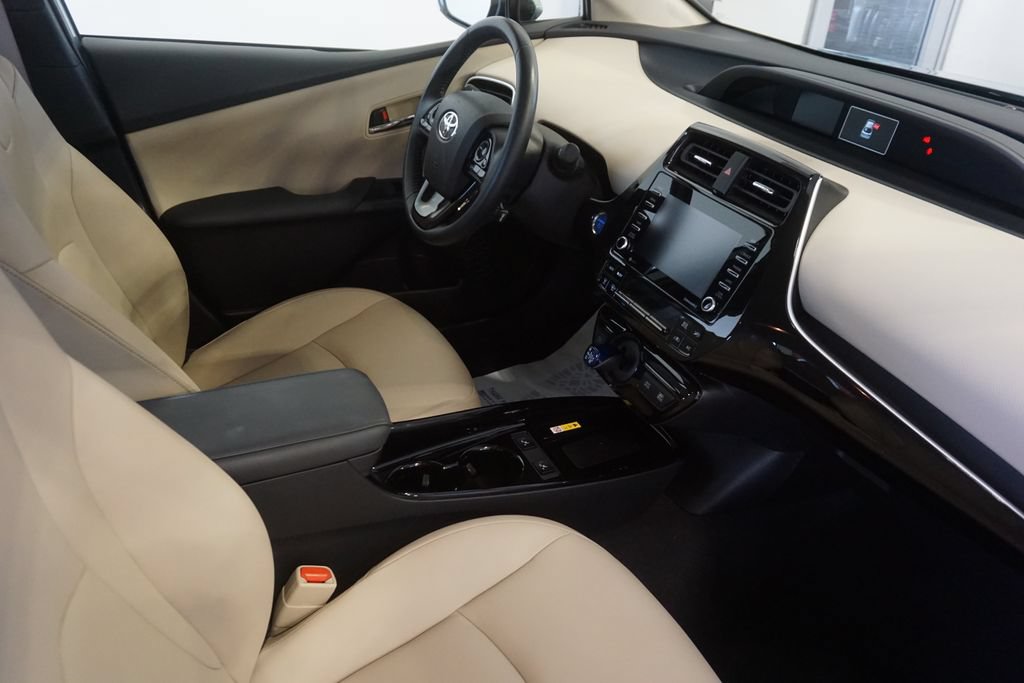 Certified 2021 Toyota Prius XLE AWD/4WD image 24