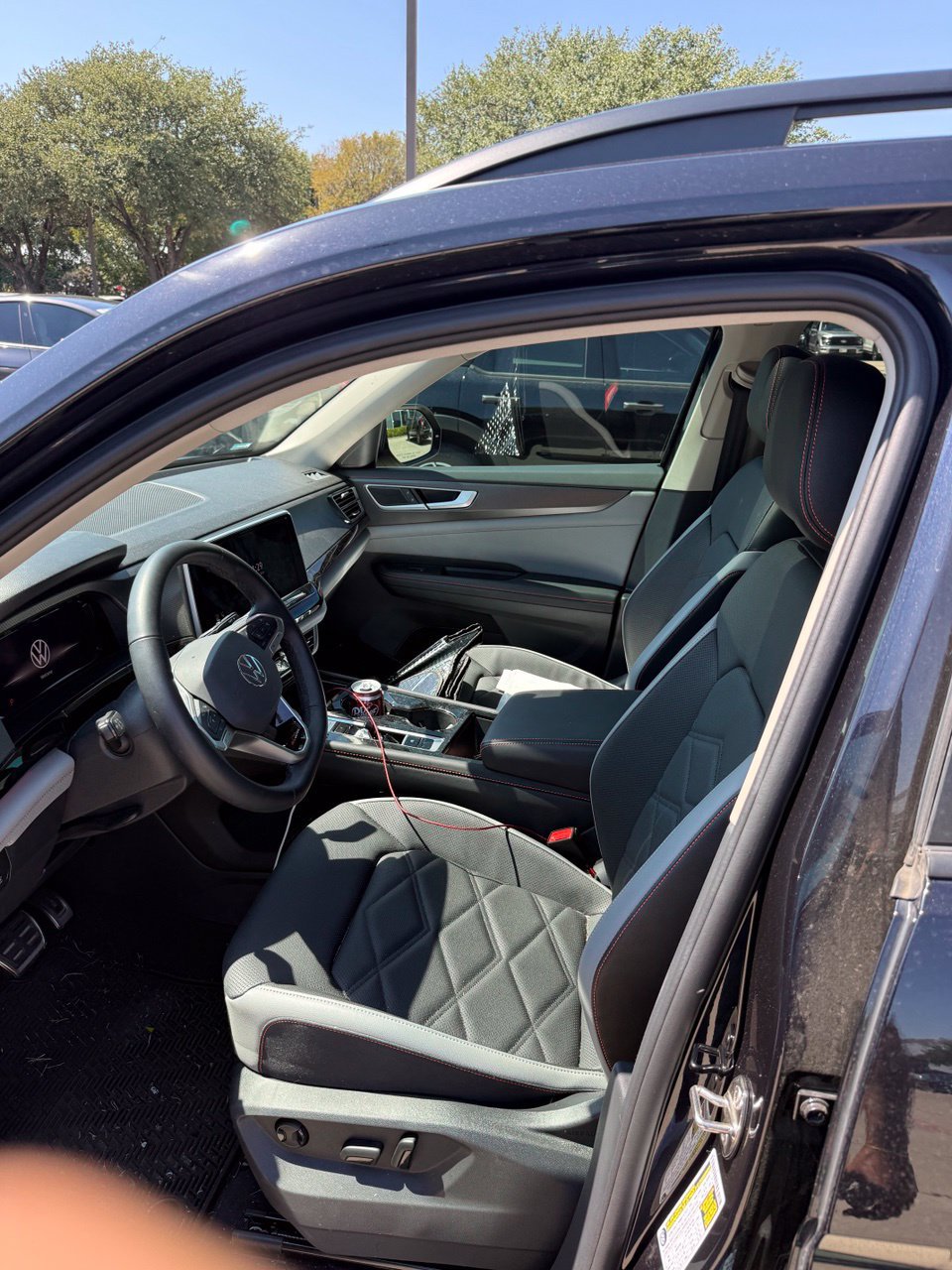 Used 2025 Volkswagen Atlas Peak Edition SE AWD/4WD image 5