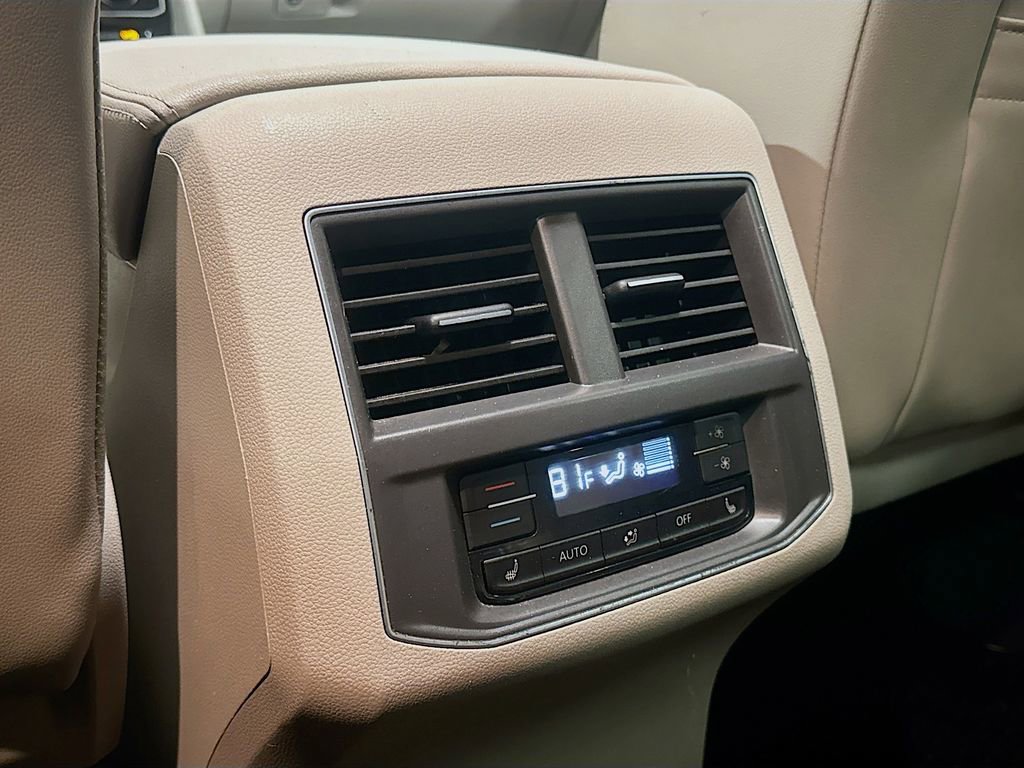 Used 2018 Volkswagen Atlas SEL Premium image 34