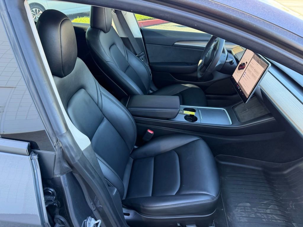 Used 2023 Tesla Model 3 Standard Range image 16