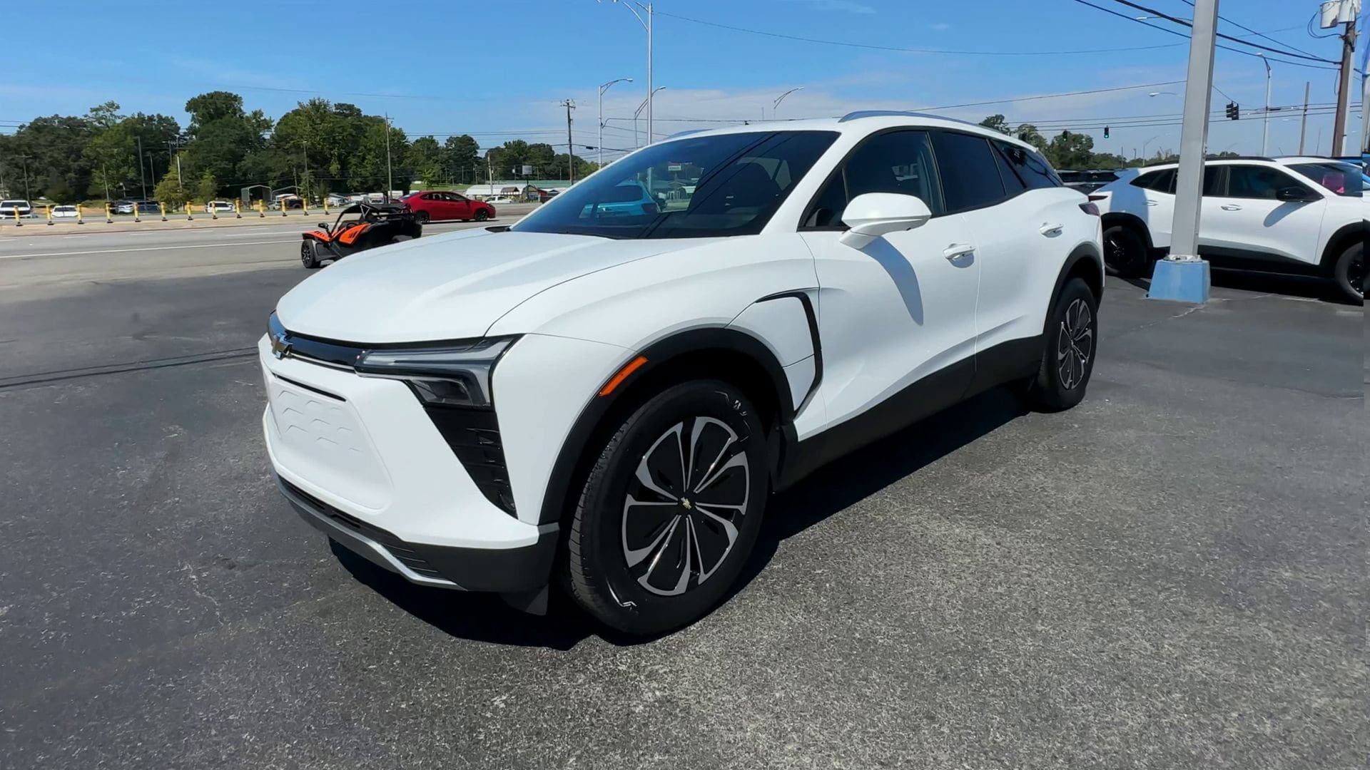 Used 2025 Chevrolet Blazer EV LT AWD/4WD image 4