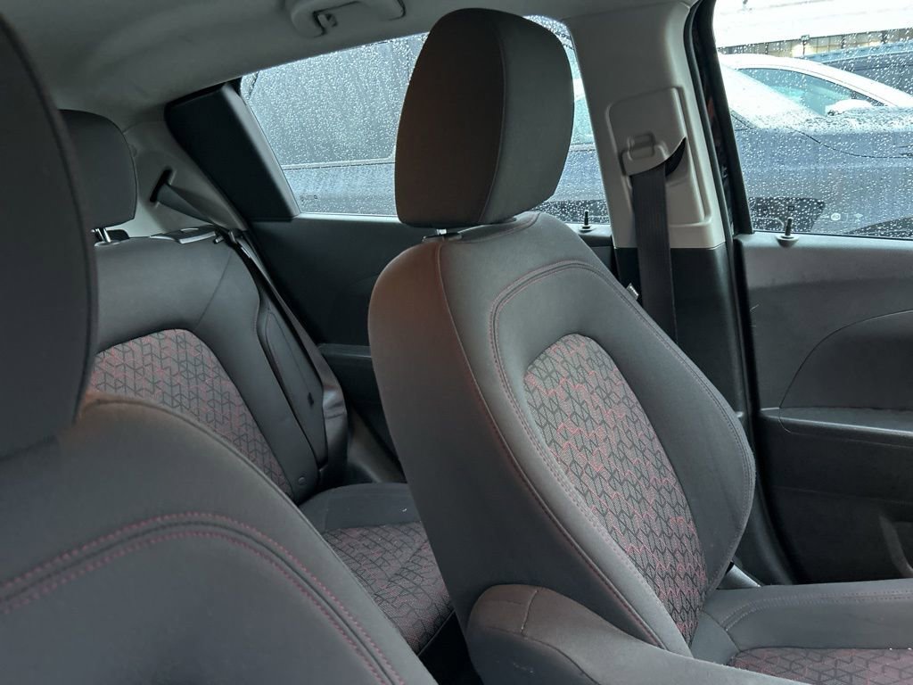 Used 2018 Chevrolet Sonic LT FWD image 10