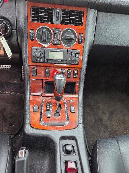 Used 2004 Mercedes-Benz SLK 320 image 9