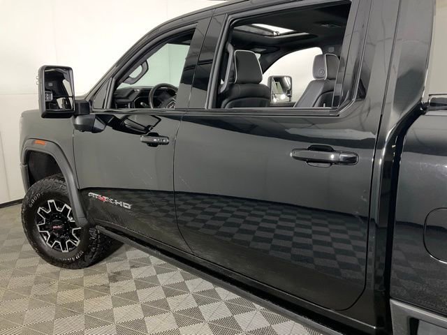 Used 2025 GMC Sierra 2500 AT4X image 39