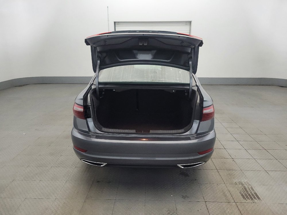 Used 2020 Volkswagen Jetta R-Line w/ R-Line Cold Weather Package FWD image 29
