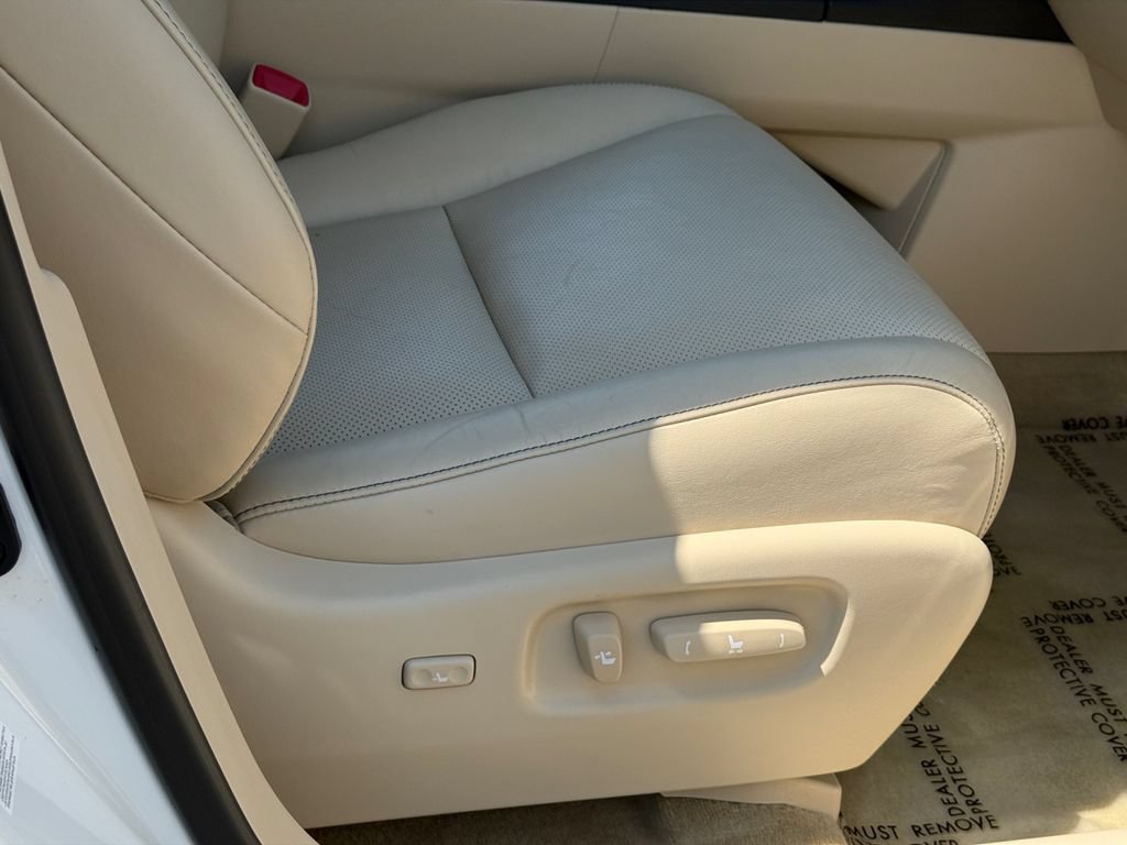 Used 2013 Lexus RX 450h AWD w/ Navigation Pkg image 16