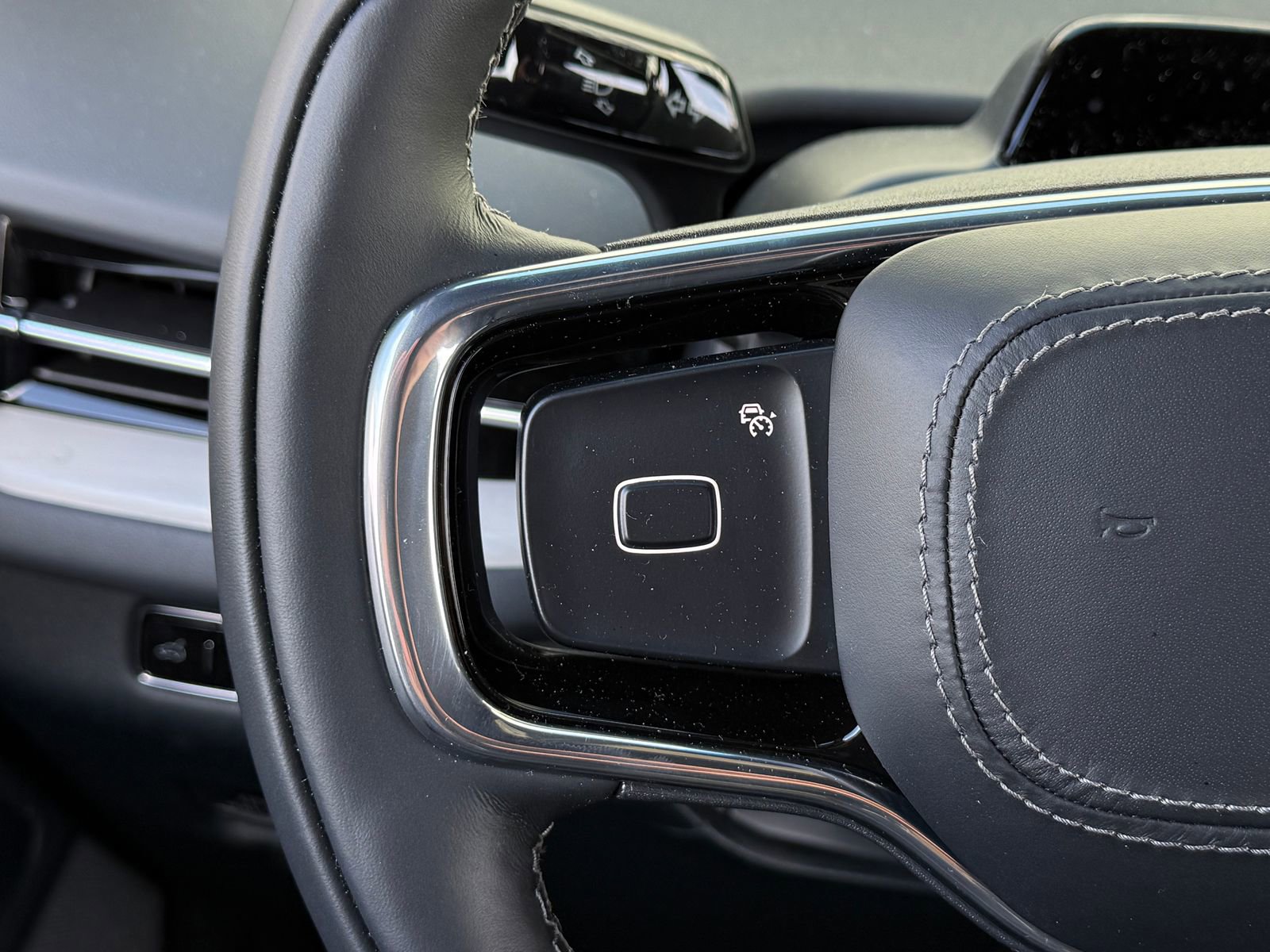 New 2026 Lincoln Navigator Reserve w/ Jet Appearance Package image 32