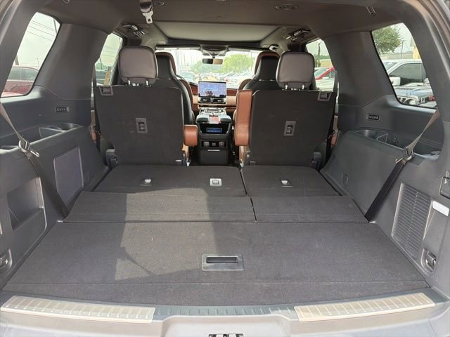 Used 2024 Lincoln Navigator Reserve AWD/4WD image 8