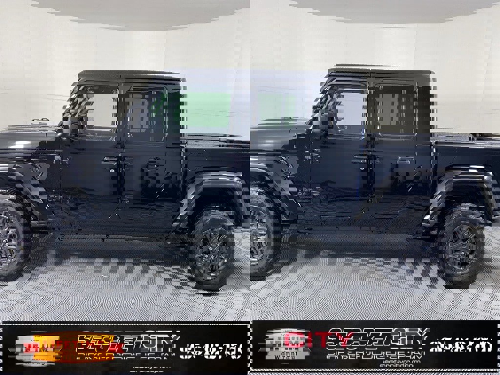 New 2025 Jeep Gladiator Sport image 4