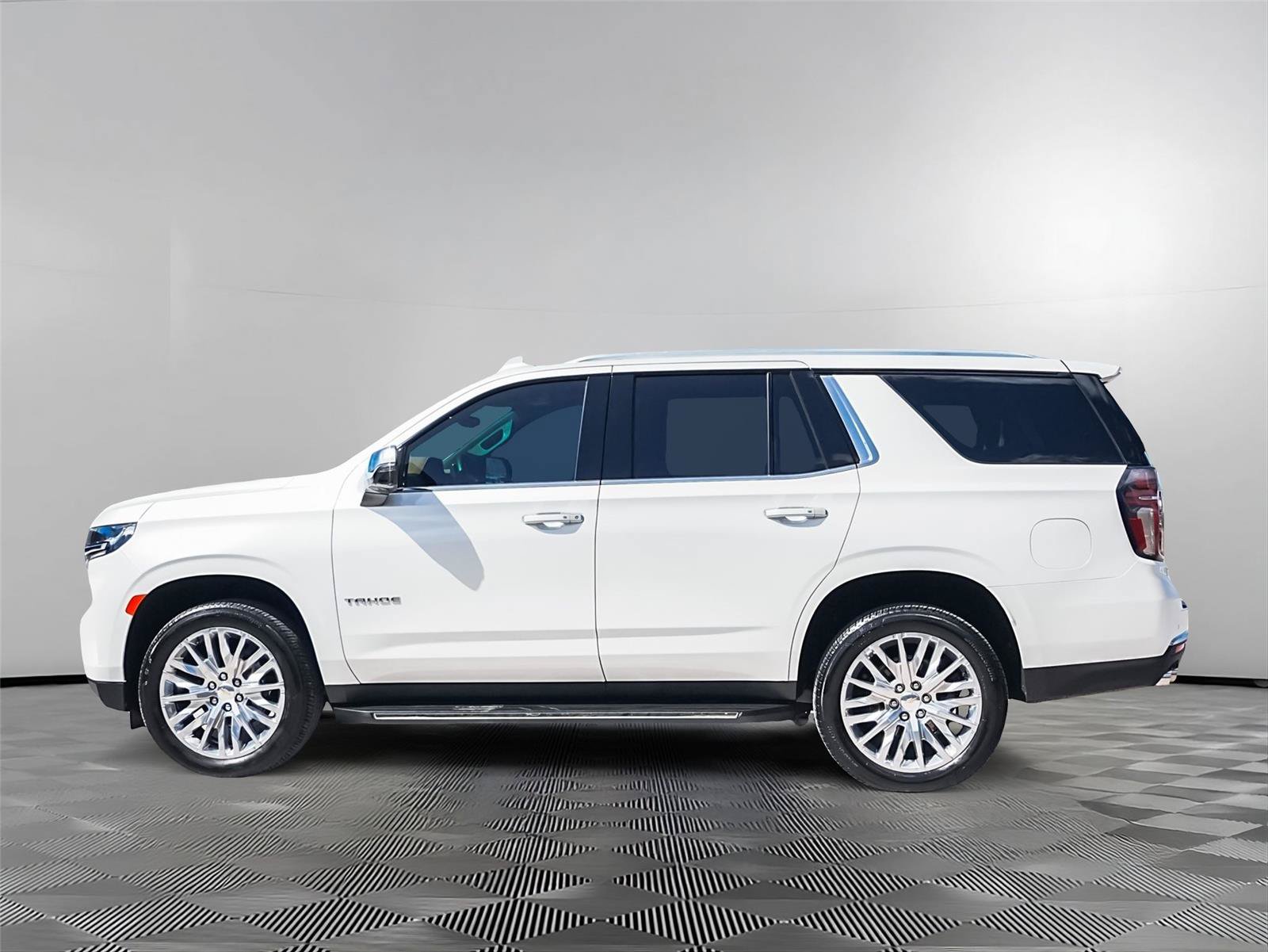 Used 2024 Chevrolet Tahoe Premier AWD/4WD image 7