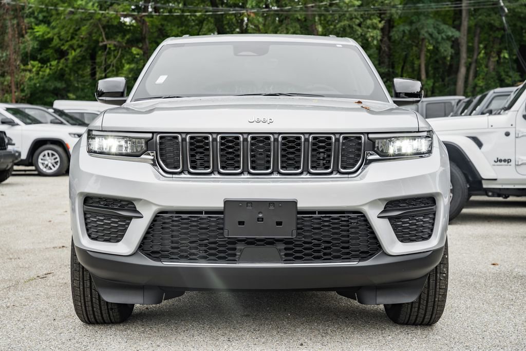 New 2025 Jeep Grand Cherokee Laredo X w/ Luxury Tech Group I image 2