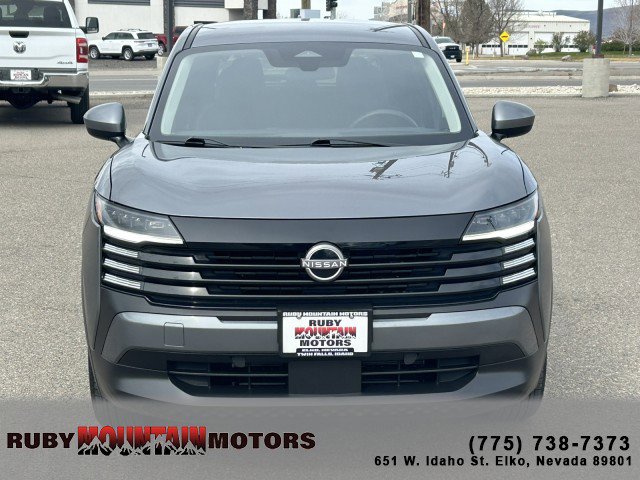 Used 2025 Nissan Kicks SV image 2