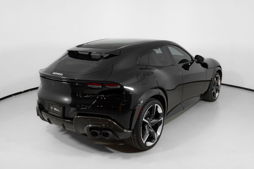 Used 2024 Ferrari Purosangue image 9