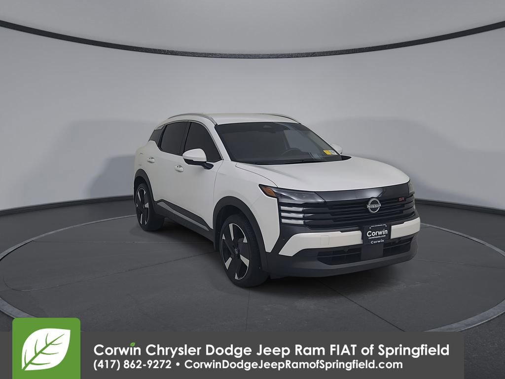 Used 2025 Nissan Kicks SR w/ Illumination Package image 2