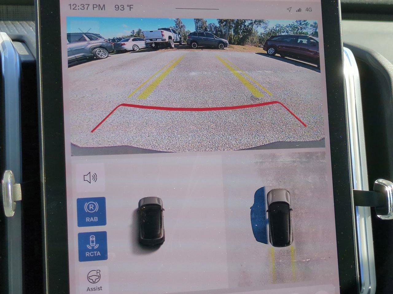 New 2026 Volvo EX30 Cross Country Ultra image 17