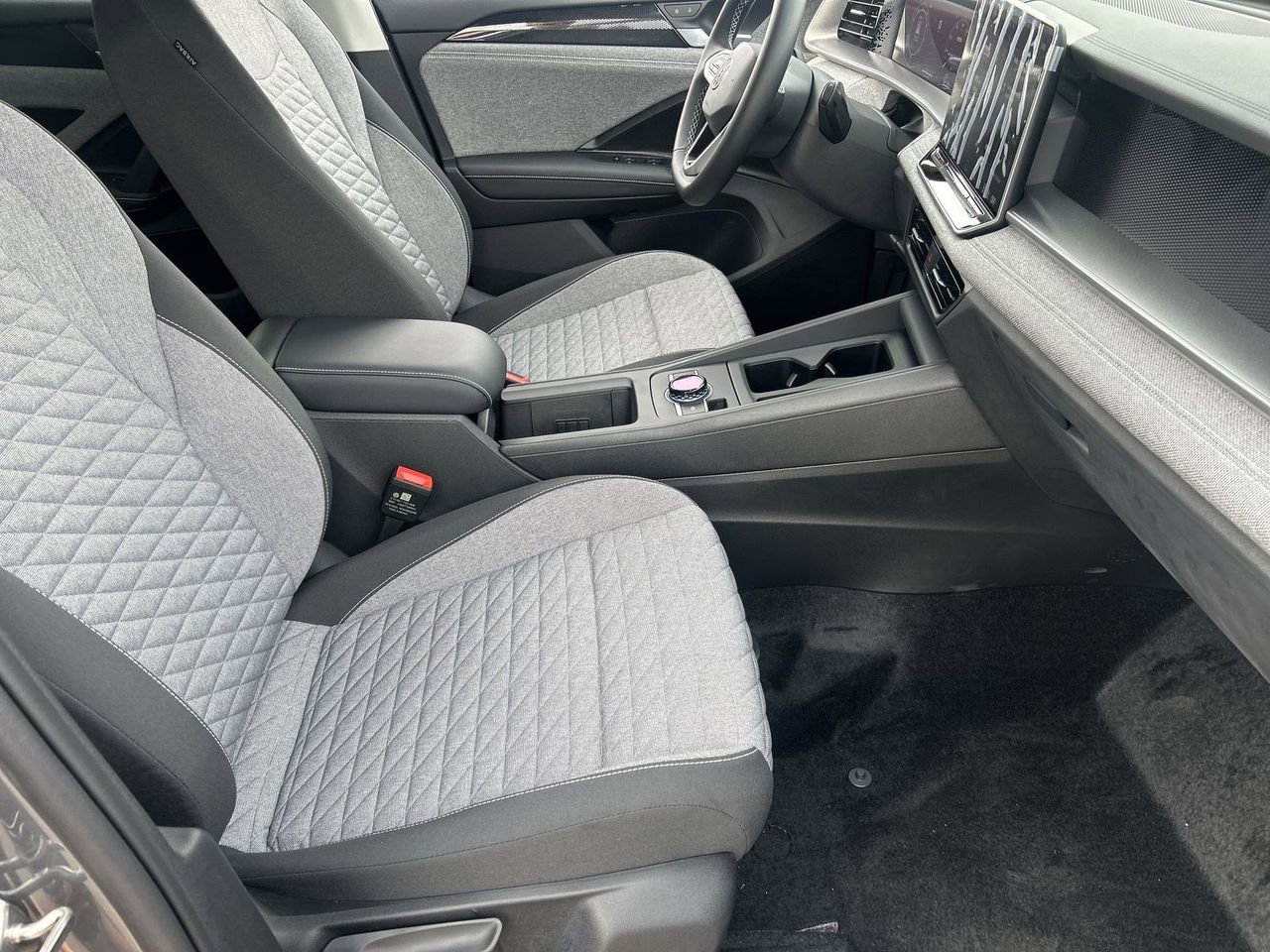 New 2026 Volkswagen Tiguan S image 8