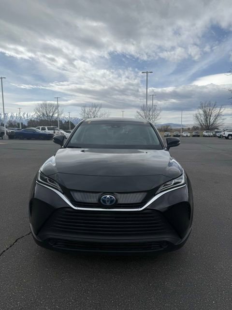 Used 2023 Toyota Venza LE image 3