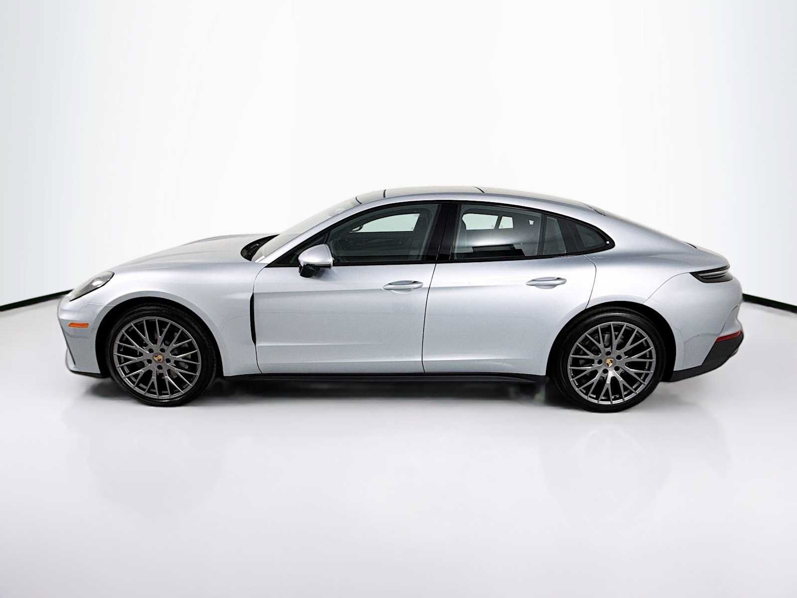 New 2026 Porsche Panamera RWD image 2