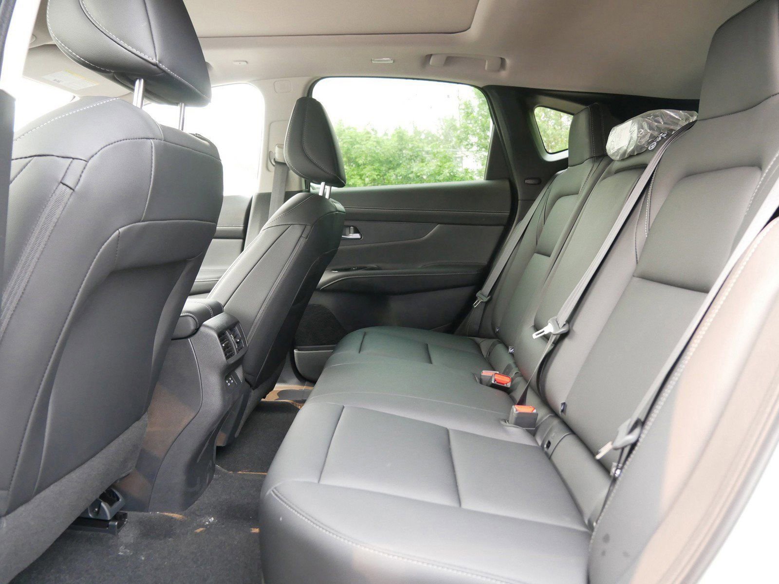 New 2025 Nissan Murano SL w/ Cargo Package AWD/4WD image 6