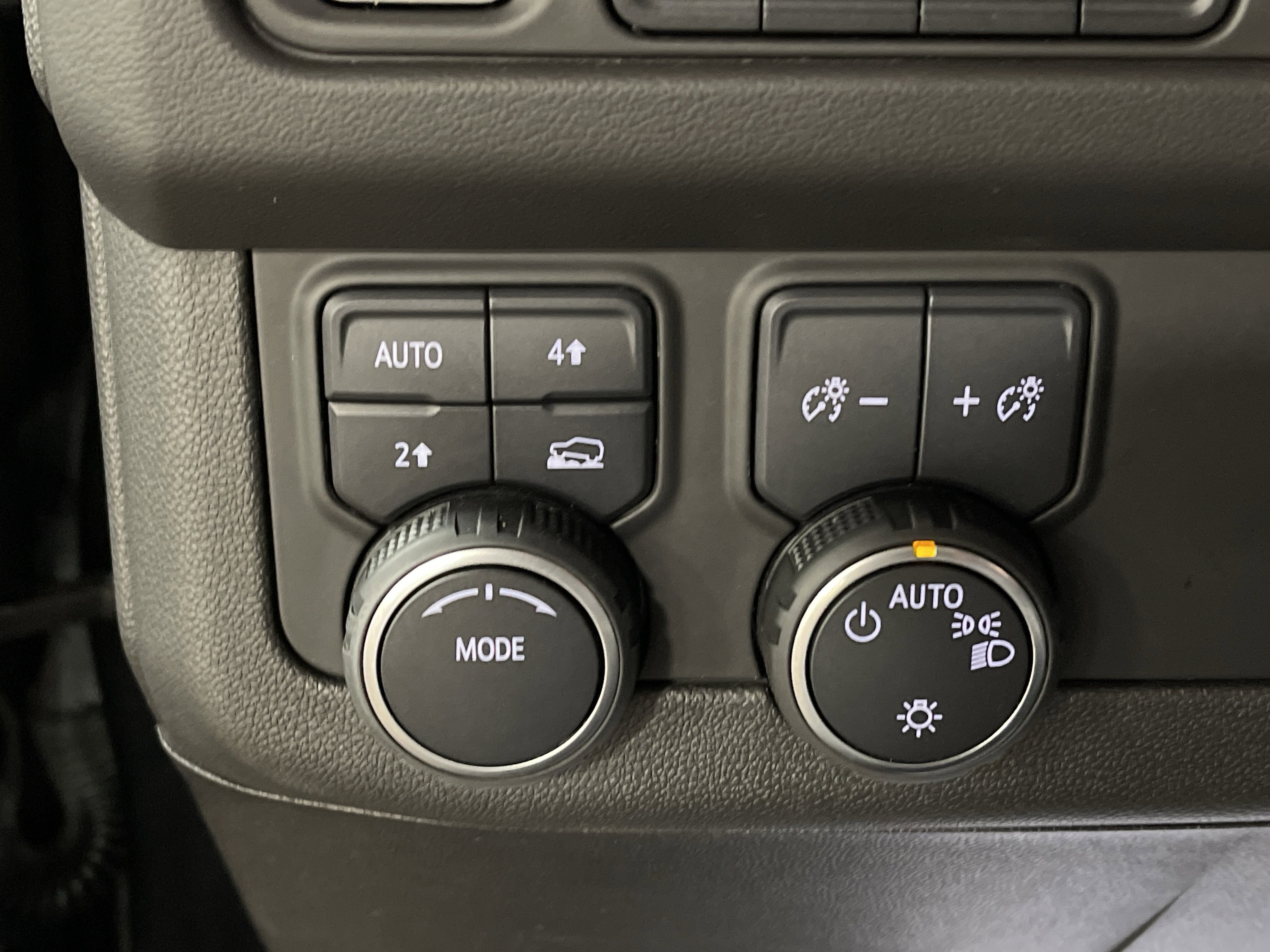 Used 2023 Chevrolet Suburban LT image 21