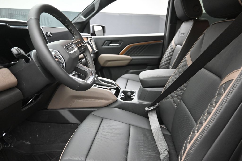 New 2026 GMC Canyon Denali AWD/4WD image 16