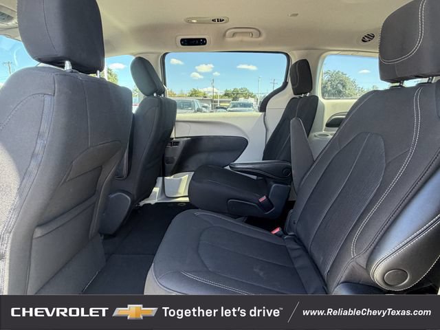 Used 2021 Chrysler Voyager LX FWD image 30
