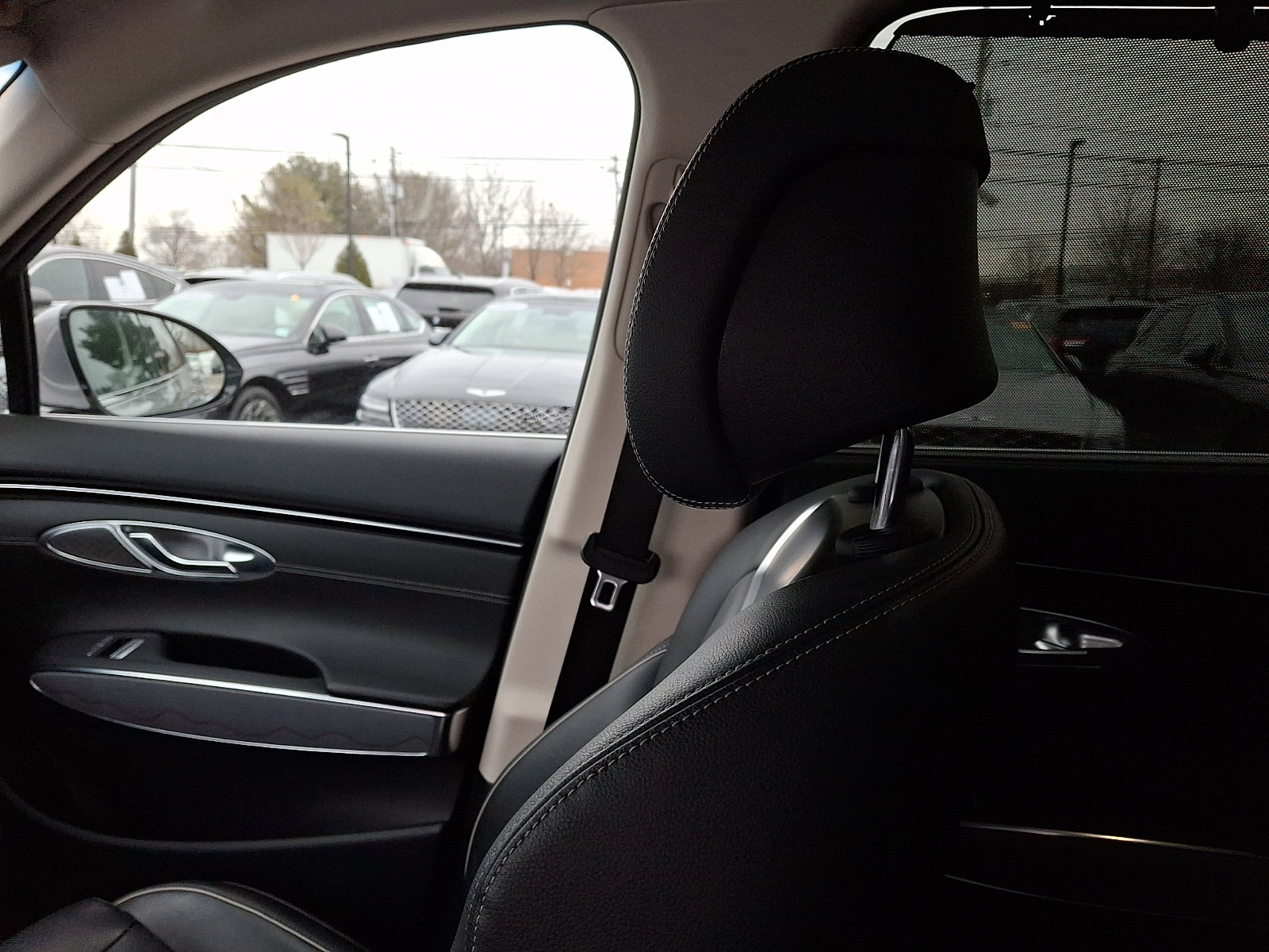 Used 2023 Genesis GV70 2.5T w/ Advanced Package image 17