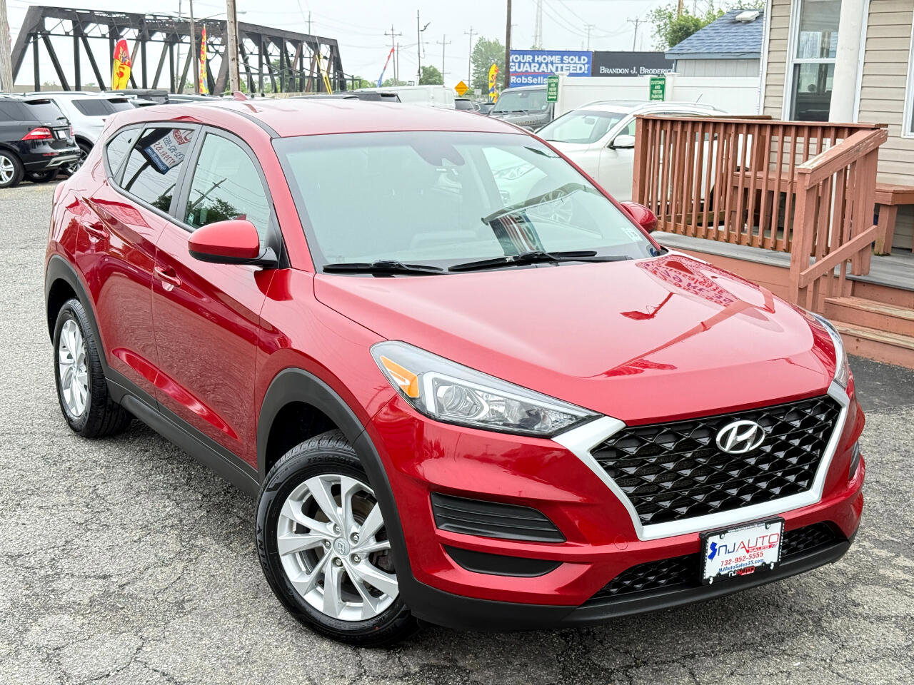 Used 2021 Hyundai Tucson SE w/ Cargo Package image 2