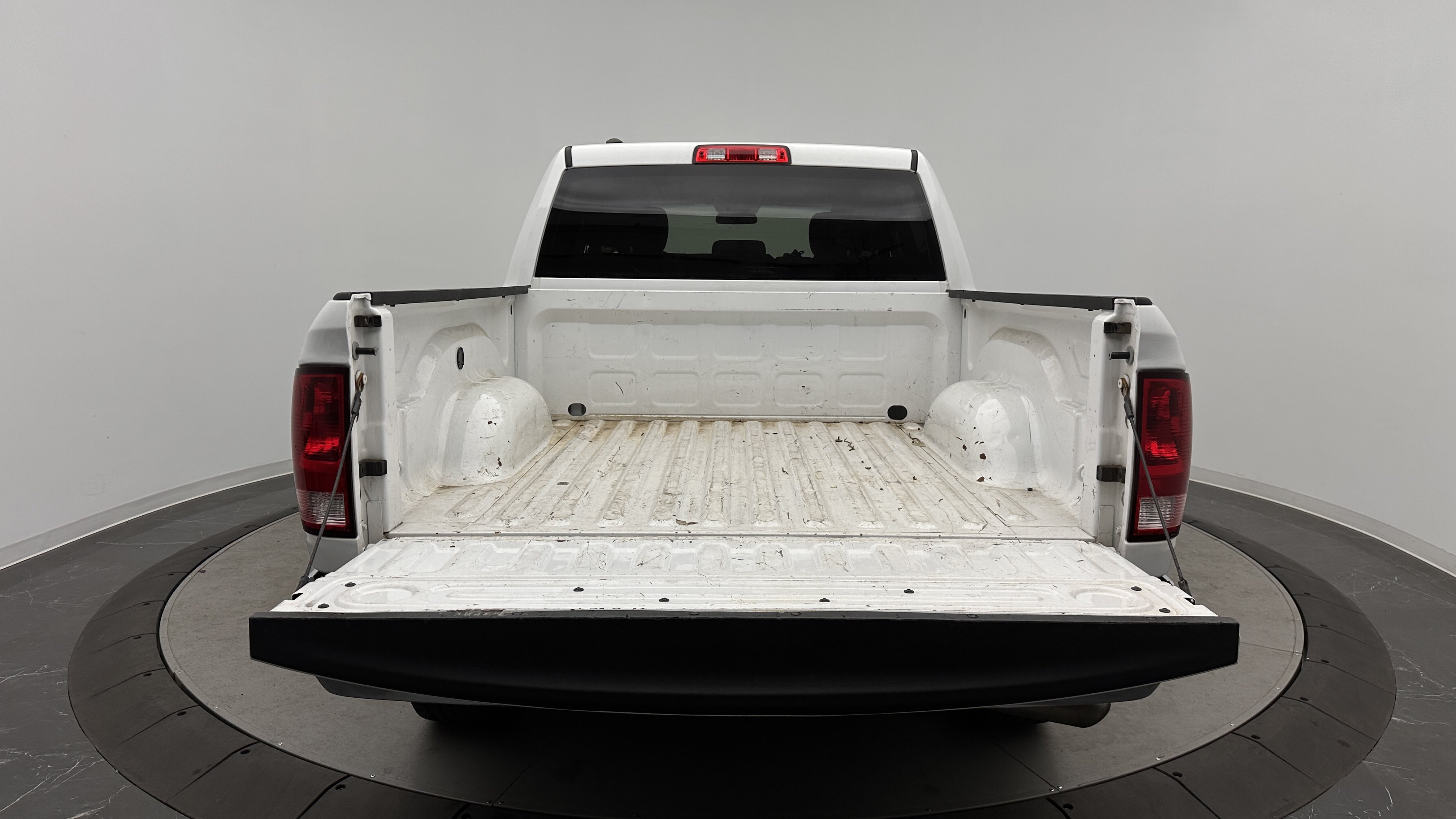 Used 2021 RAM 1500 Classic SLT RWD image 28