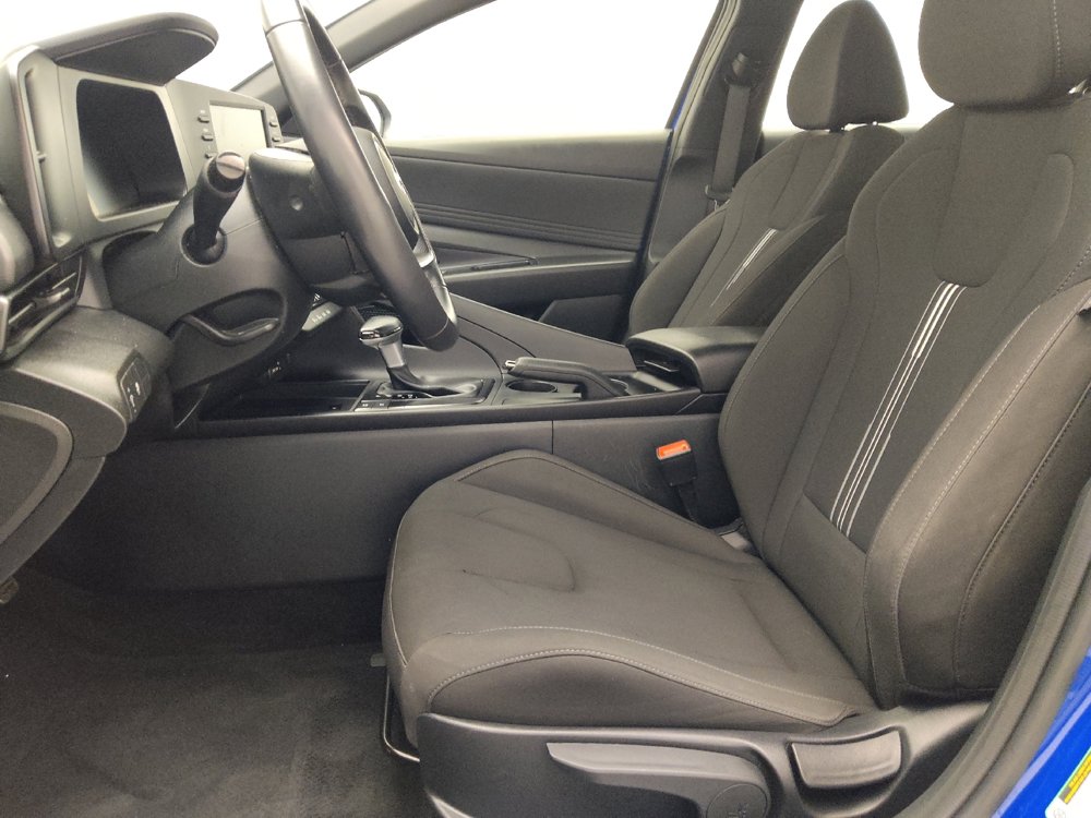 Used 2025 Hyundai Elantra Sport w/ Cargo Package FWD image 17