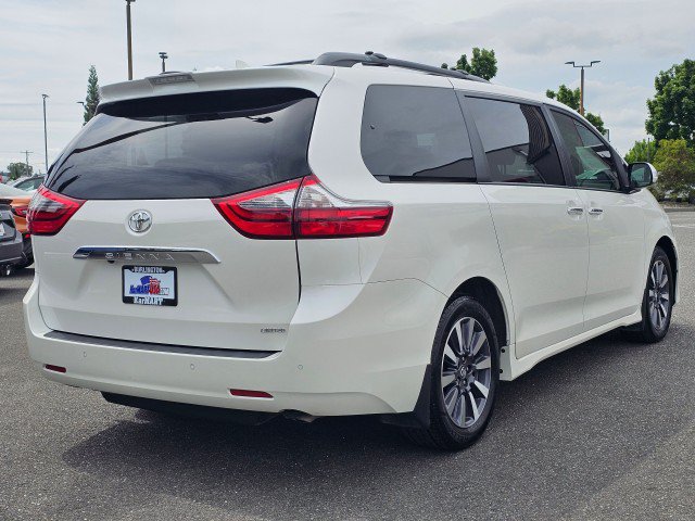 Used 2020 Toyota Sienna Limited FWD image 3