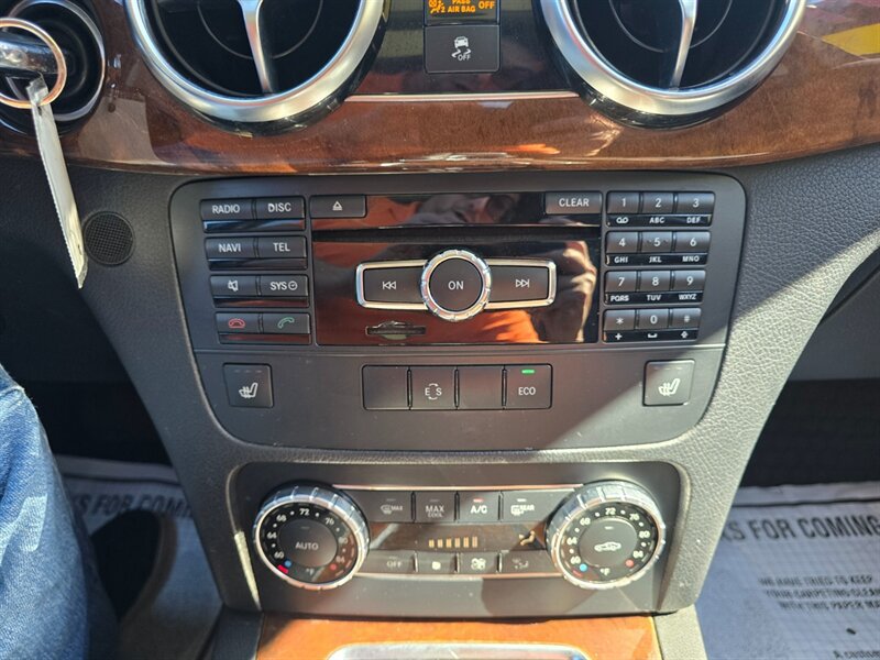 Used 2015 Mercedes-Benz GLK 350 4MATIC image 8