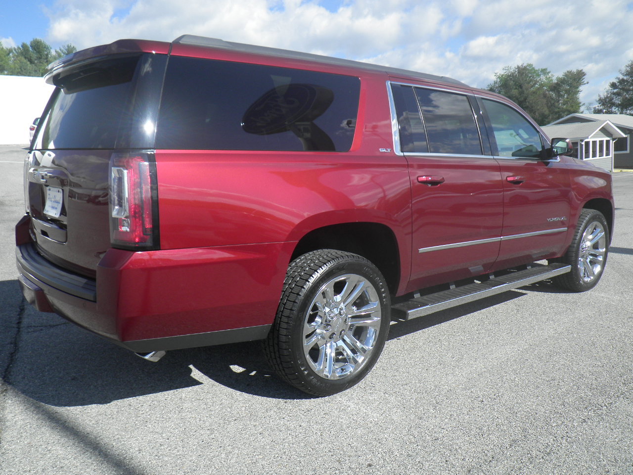 Used 2018 GMC Yukon XL SLT w/ Premium Edition image 7