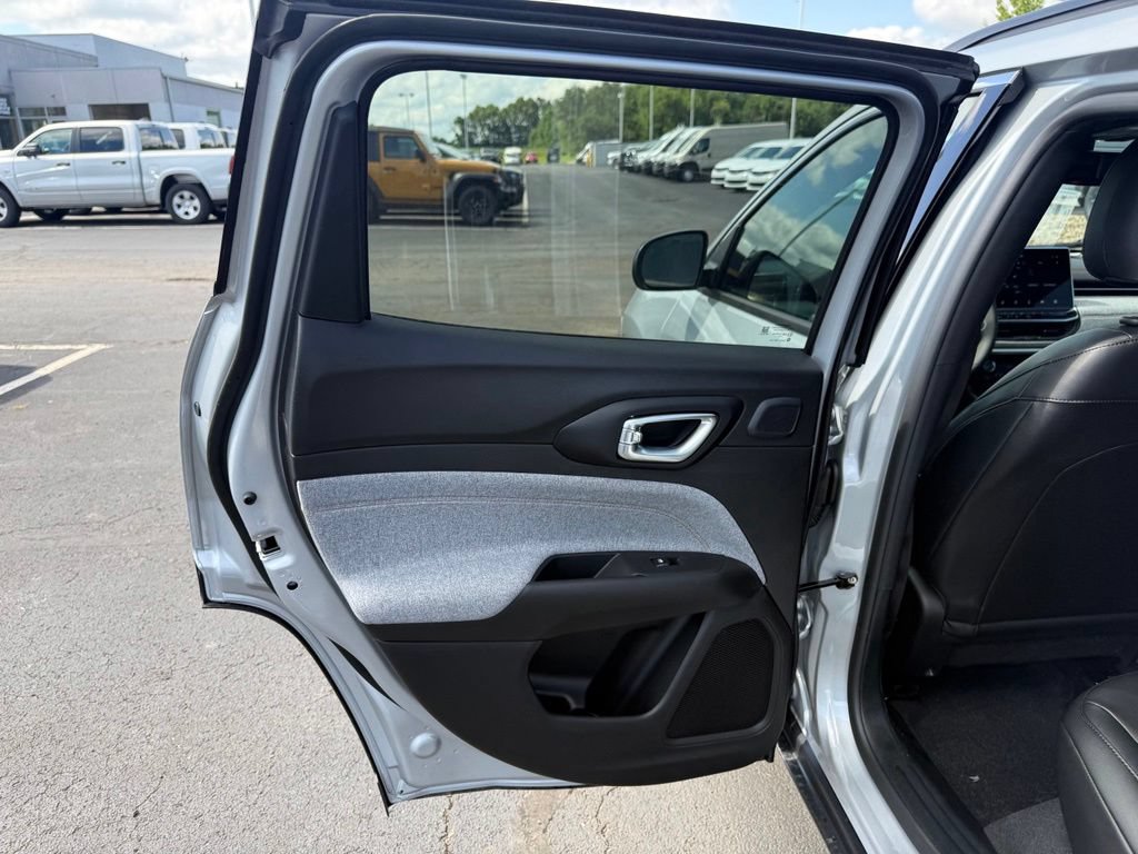 New 2026 Jeep Compass Latitude AWD/4WD image 31