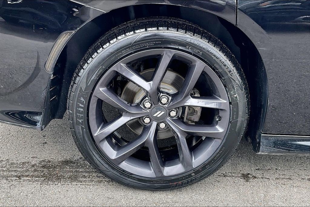 Used 2019 Dodge Charger R/T RWD image 11