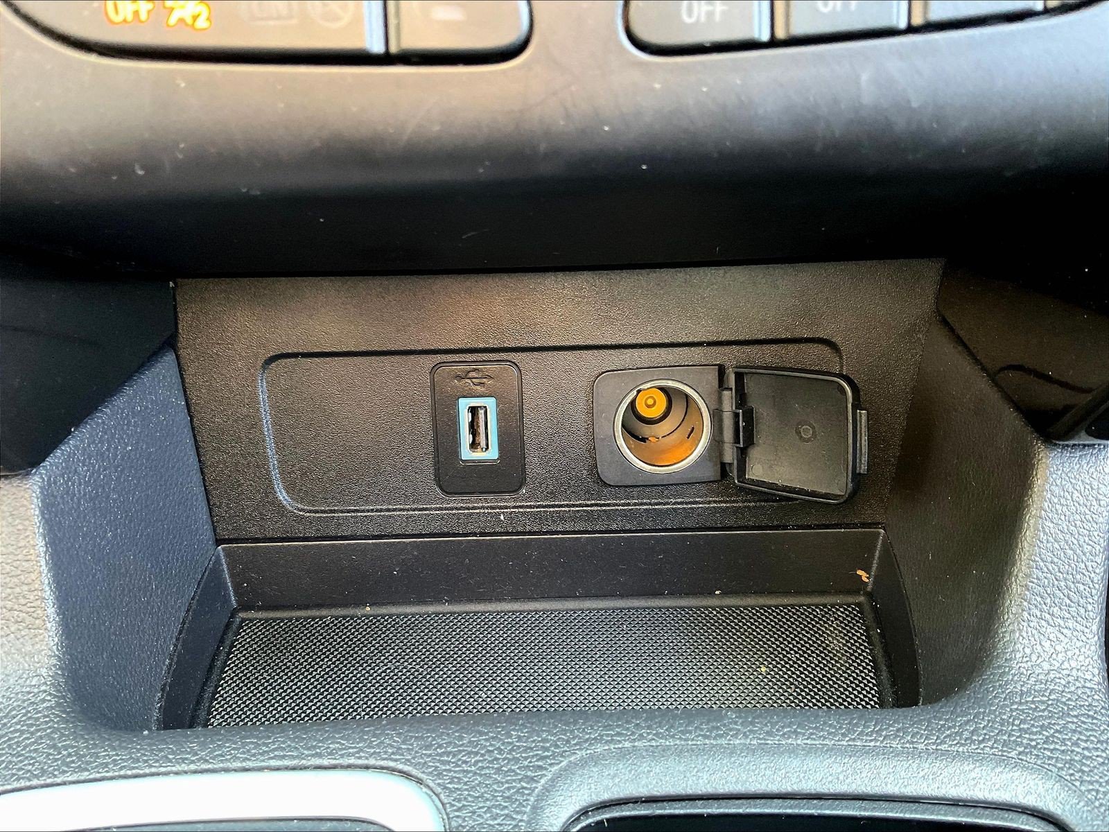 Used 2019 Ford Escape Titanium AWD/4WD image 17