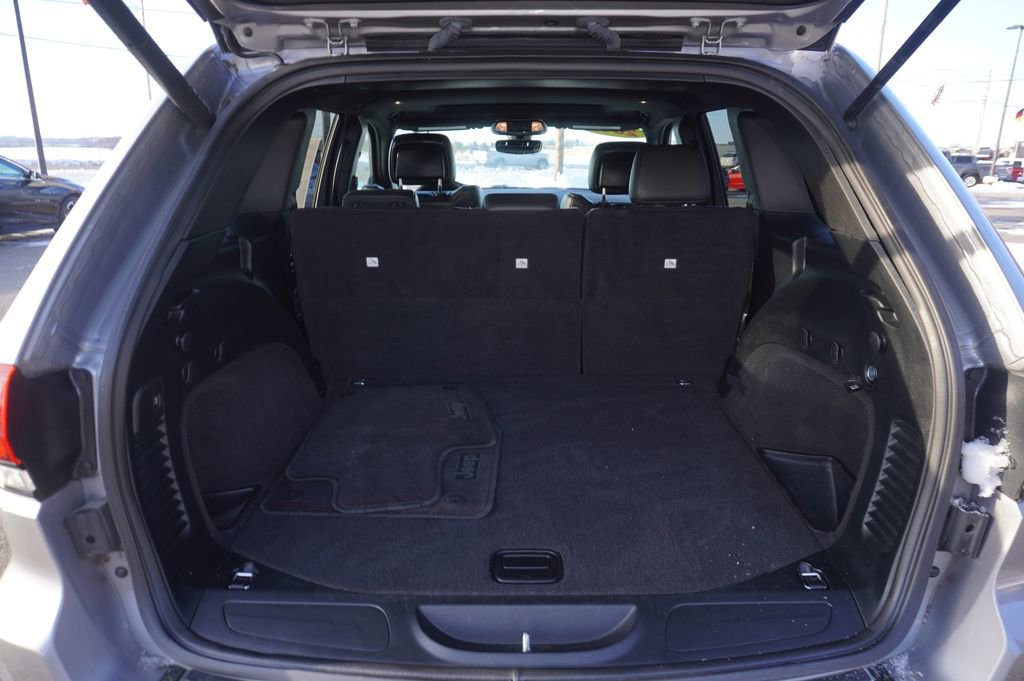 Used 2017 Jeep Grand Cherokee Altitude image 25