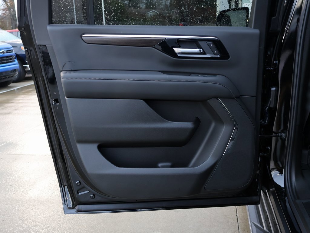 New 2026 Chevrolet Suburban LS image 27