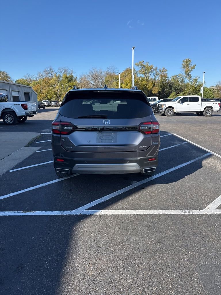 Used 2024 Honda Pilot Elite image 2