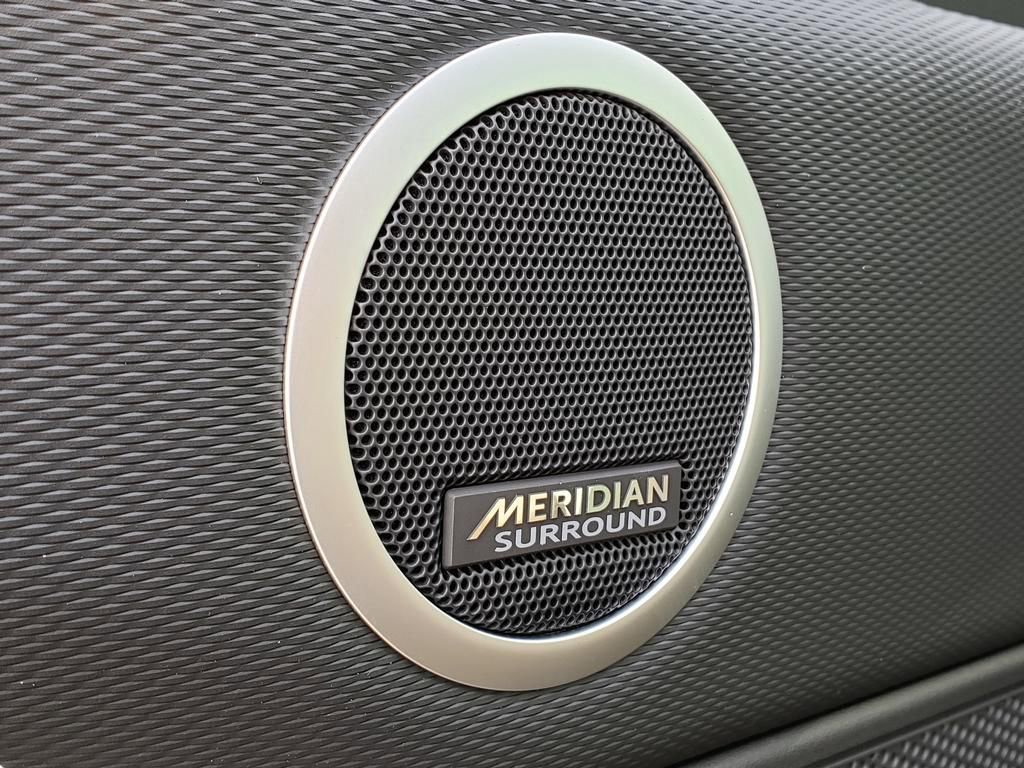 New 2026 Land Rover Discovery Limited Edition image 17